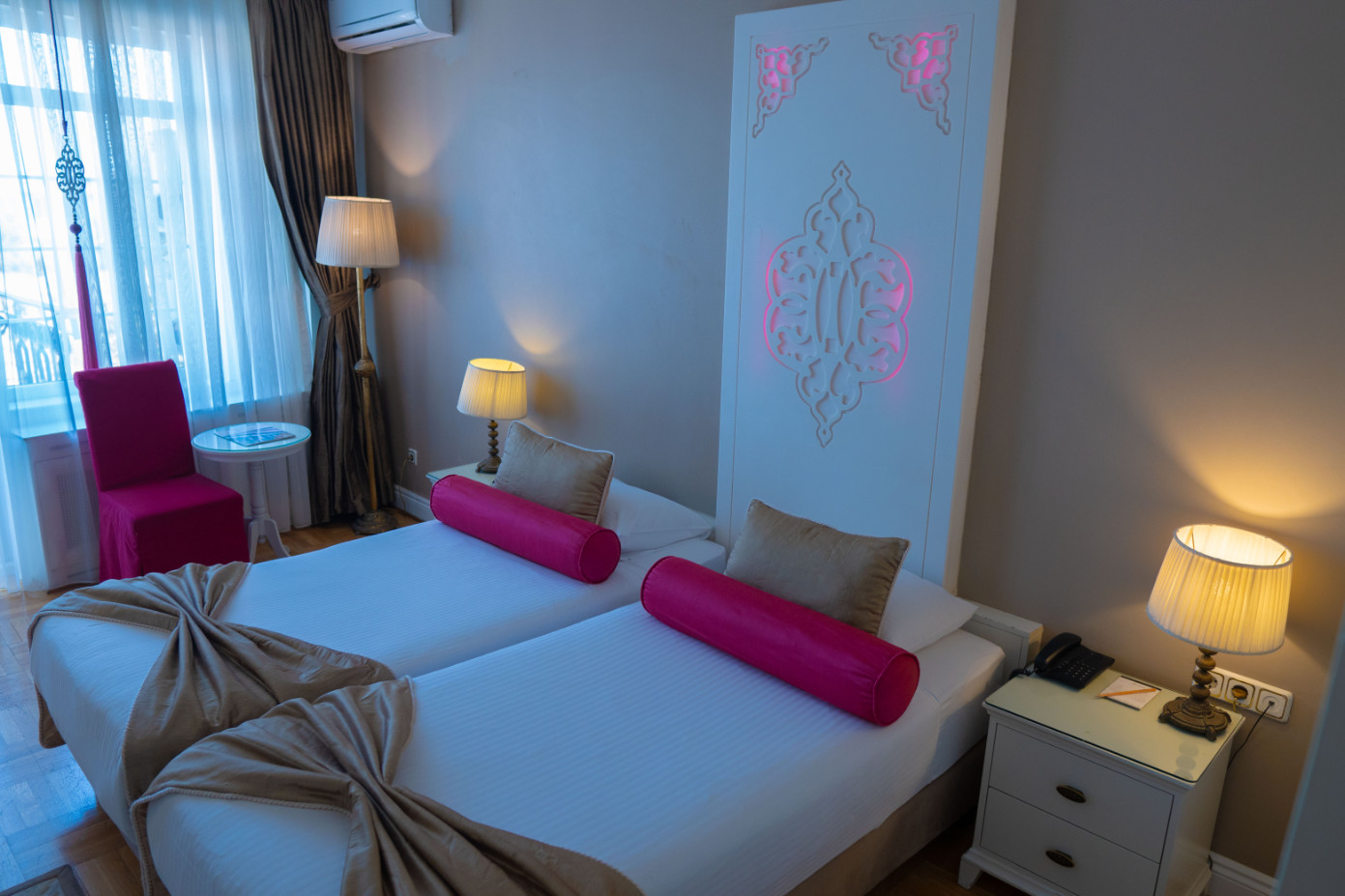 Elegance Single Room with City or Sea view