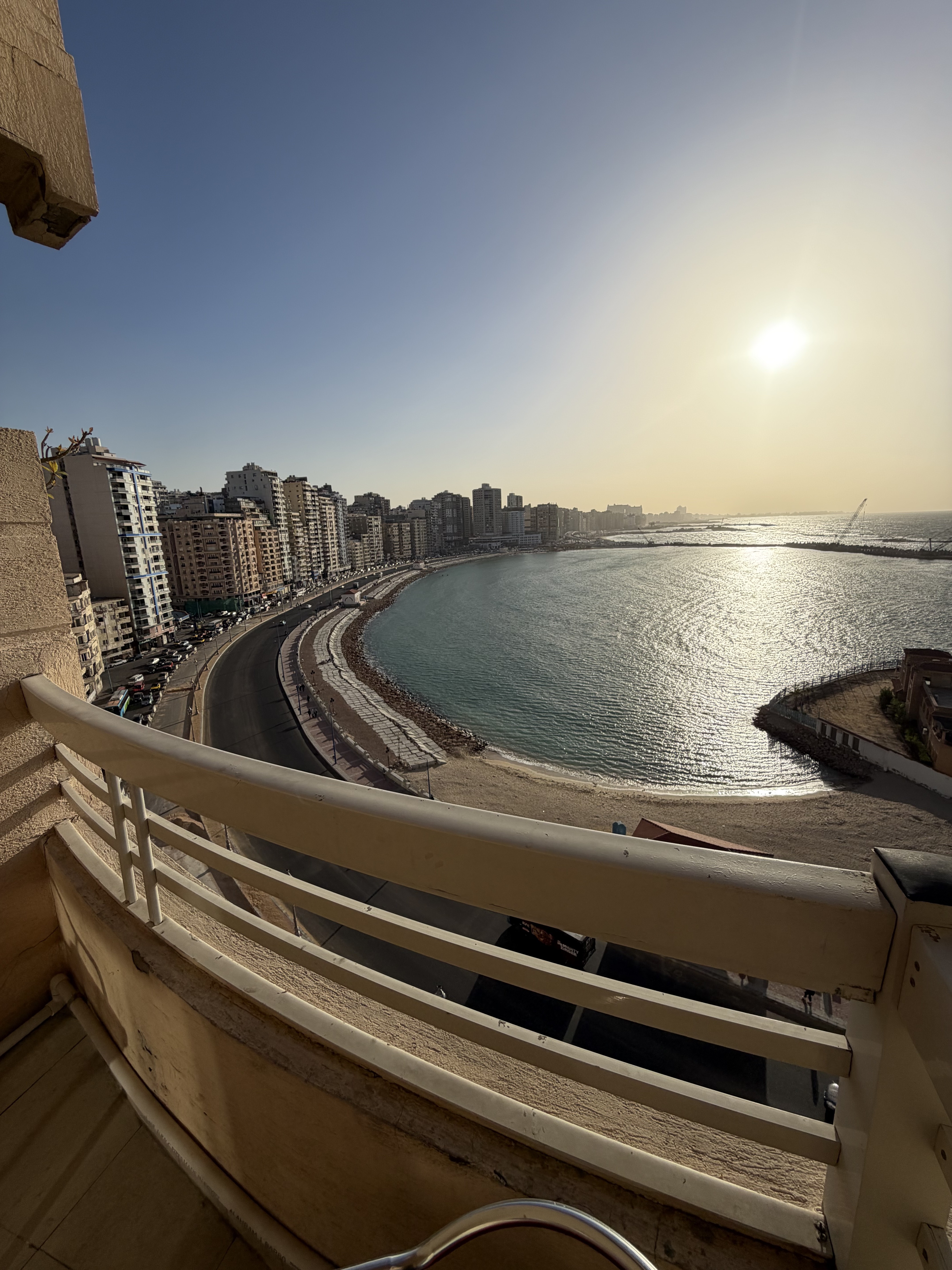 vipشقة بانوراما بيتش ( ثلاث غرف ) كود 1006 ميامي نادي السيارات