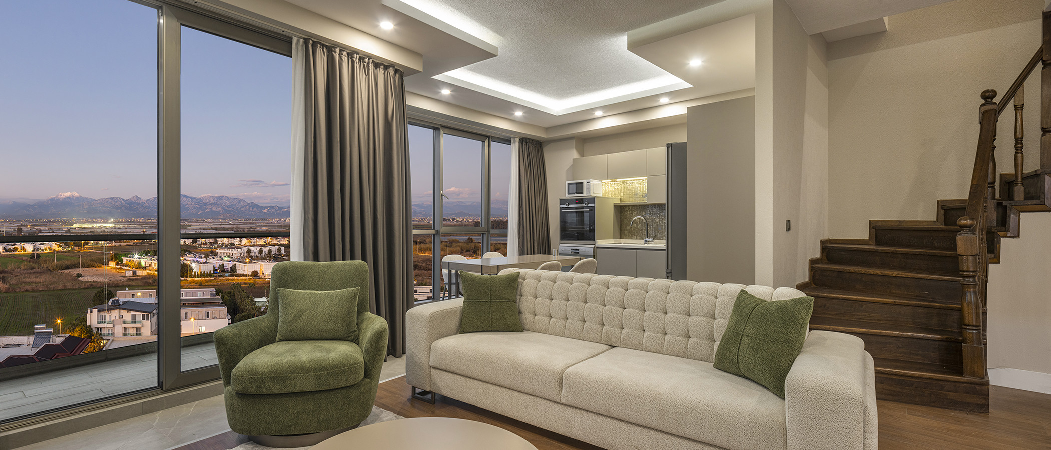 Penthouse Executive Duplex Suite / 2 BR