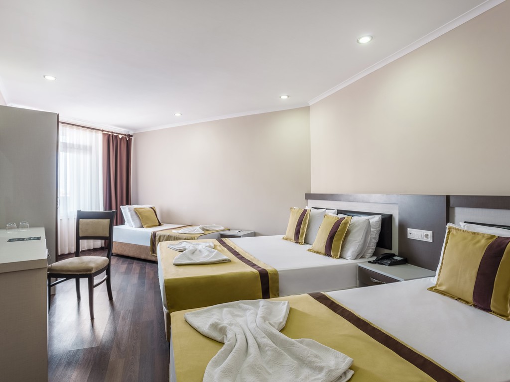 Quad Room