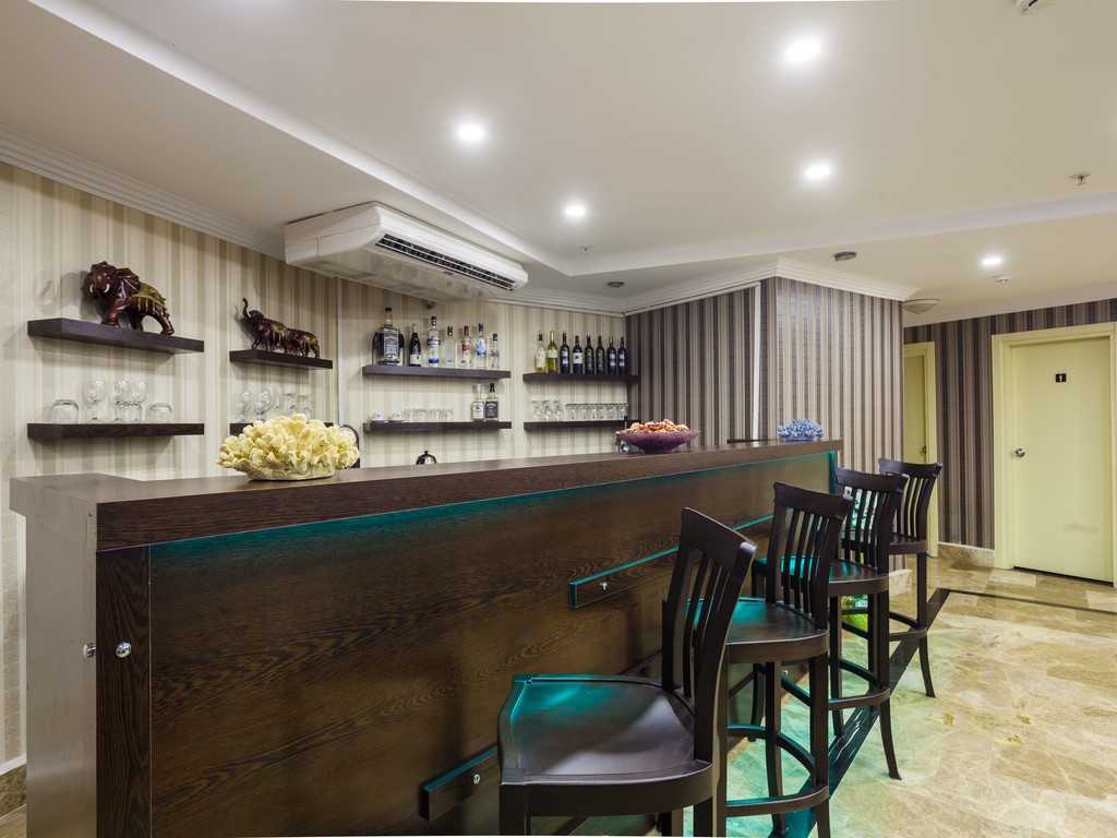 Lobby Bar