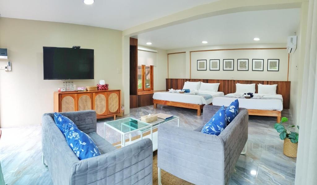 Quadruple Room with Pool View